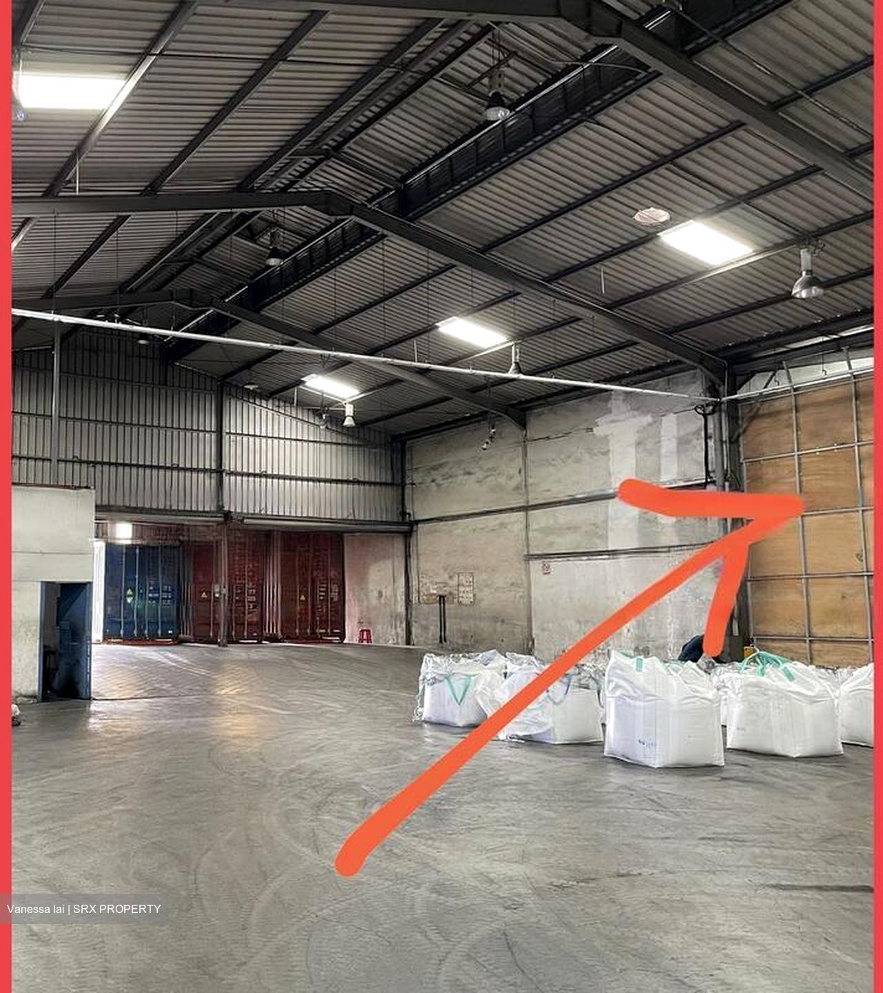 Gul Avenue (D22), Warehouse #460633761